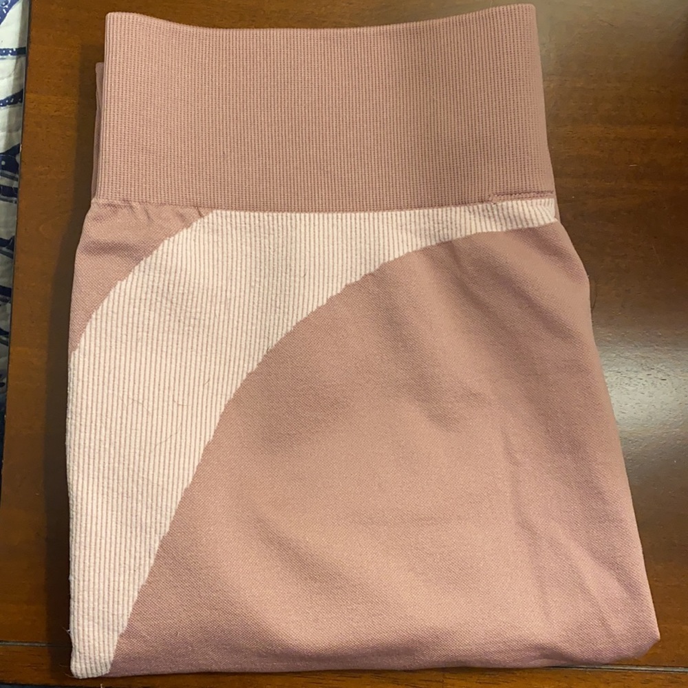 Fabletics Demi Lovato Rose Pink Seamless Leggings